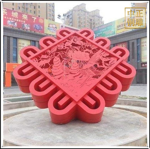 中國結(jié)雕塑.jpg 中國結(jié)雕塑.jpg