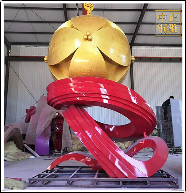 中國結(jié)雕塑價格.jpg 中國結(jié)雕塑價格.jpg