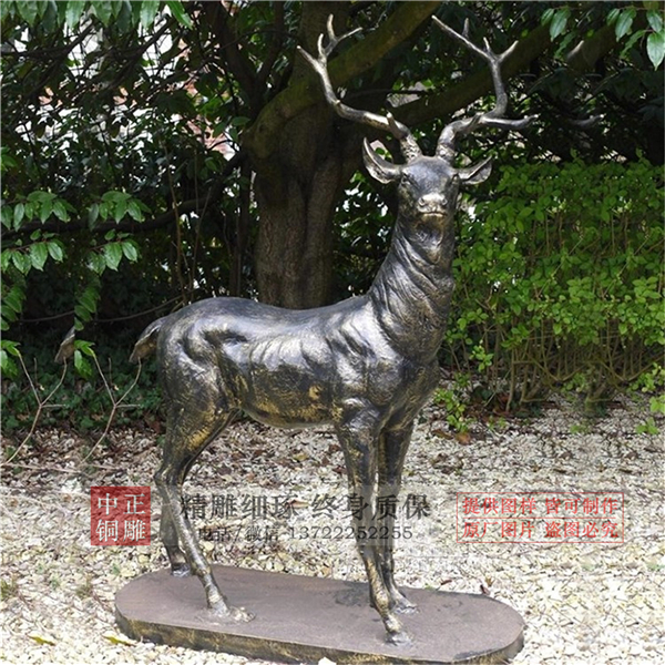 廣場(chǎng)銅鹿.jpg