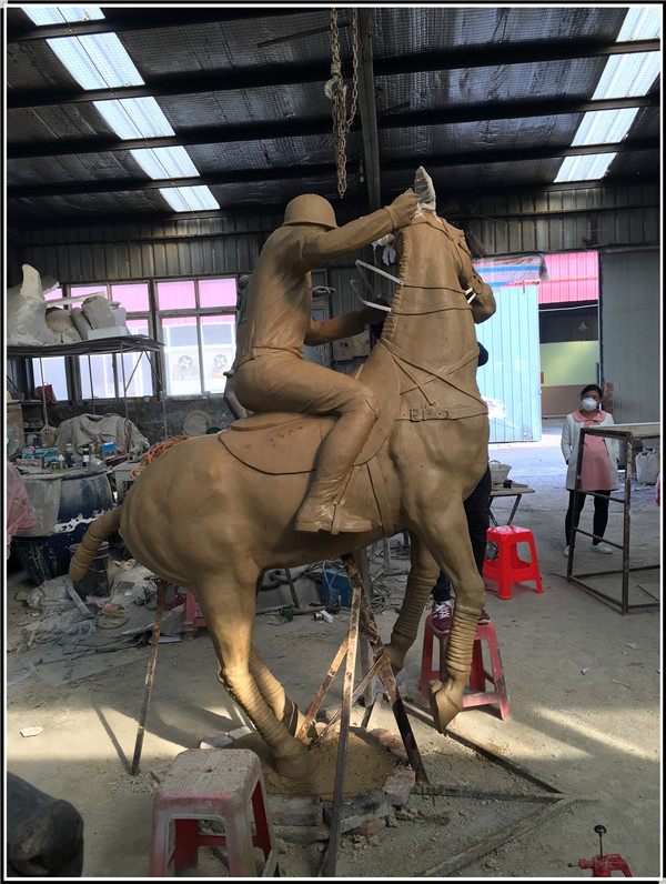 鑄銅關(guān)公 騎馬打球鑄銅雕塑|打馬球鑄銅雕廠家